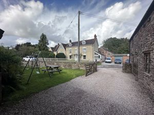 Shared Garden Area and Parking- click for photo gallery